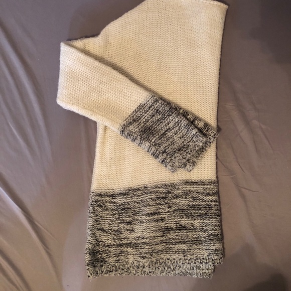 Sweater - Picture 1 of 3